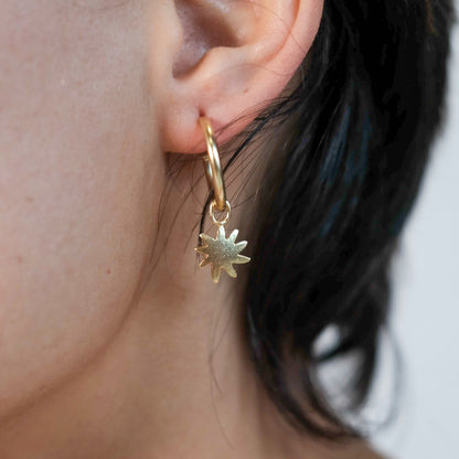 CHARMS - Viva Kreolen Sterne: Messing vergoldet