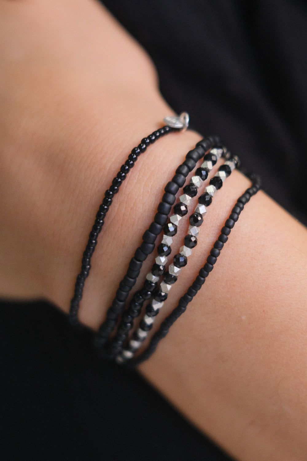 ORION STONE – Wrap bracelet with onyx &amp;amp; silver beads 