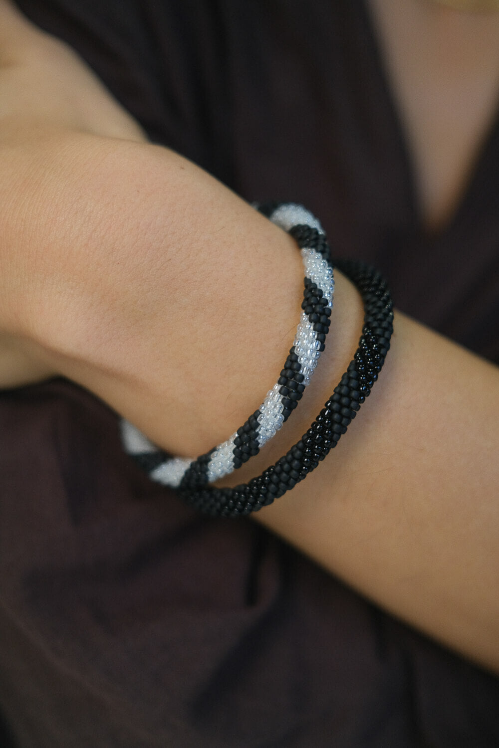 TWISTER - Roll-on Bracelet Black on White